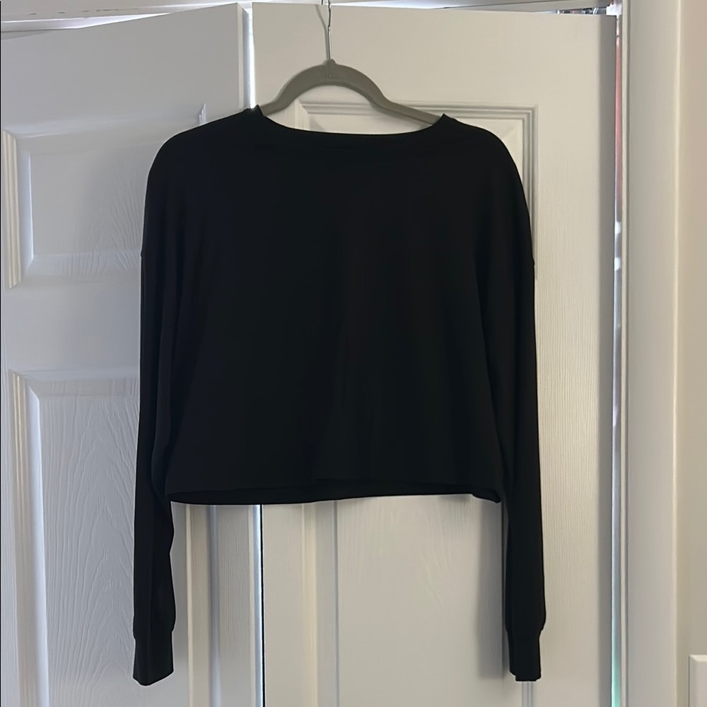 Black Lululemon Cropped Long Sleeve